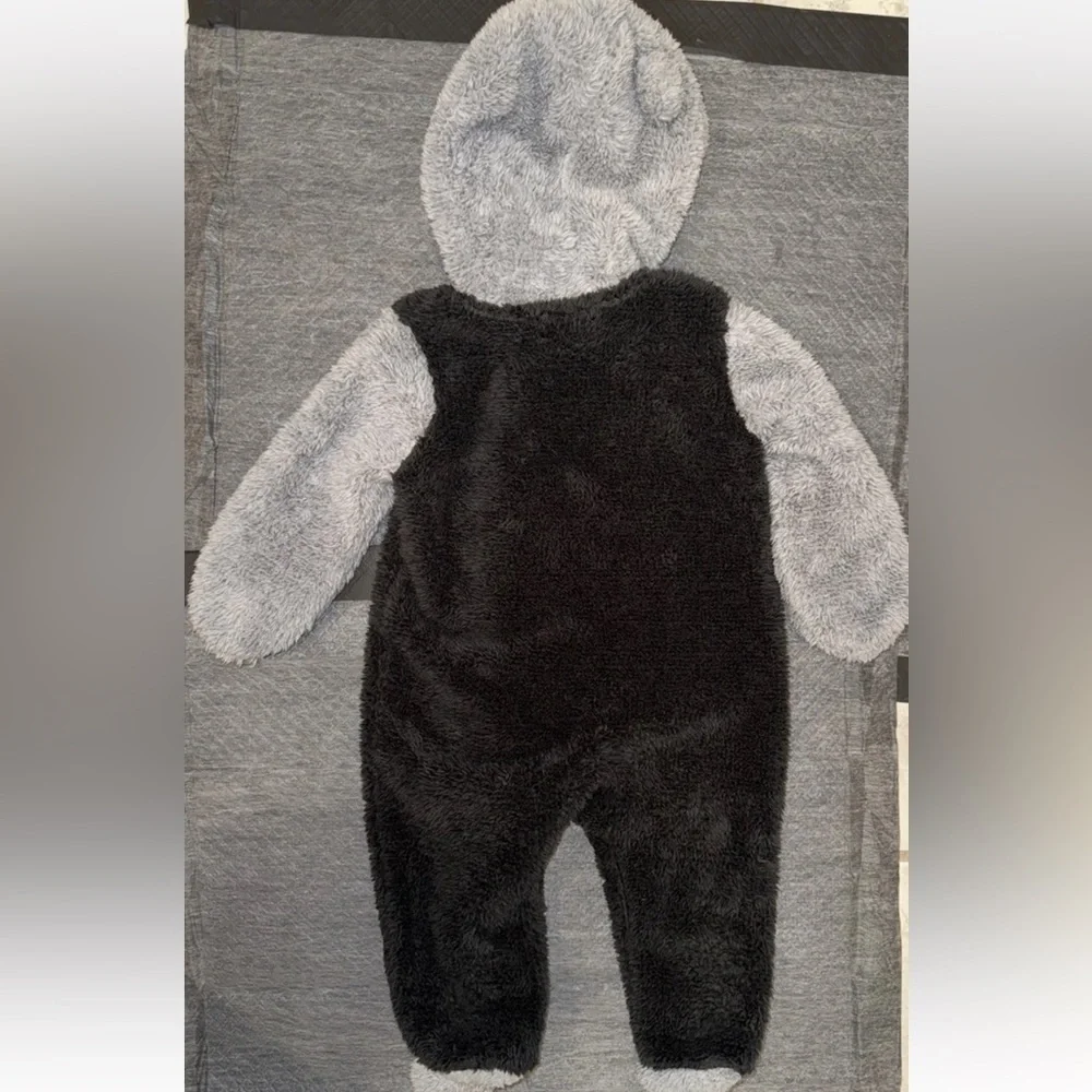 NFL Las Vegas Raiders Game Nap Teddy Fleece Bodysuit 6-9 Months Football Player